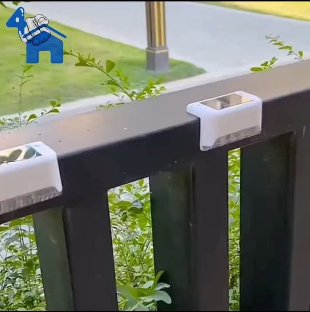 4pcs Solar-Powered LED Step & Deck Light — photo 2 of 5