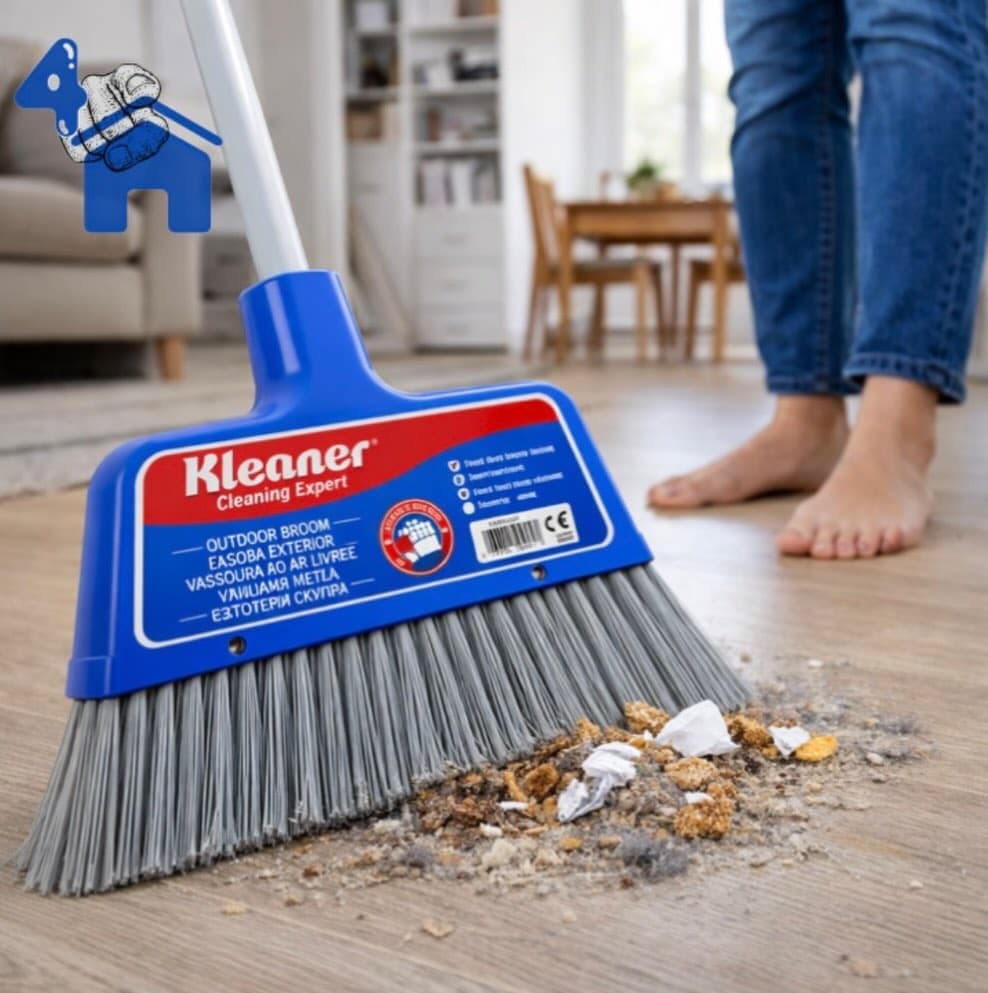 Kleaner Outdoor / Indoor Broom — photo 5 of 5