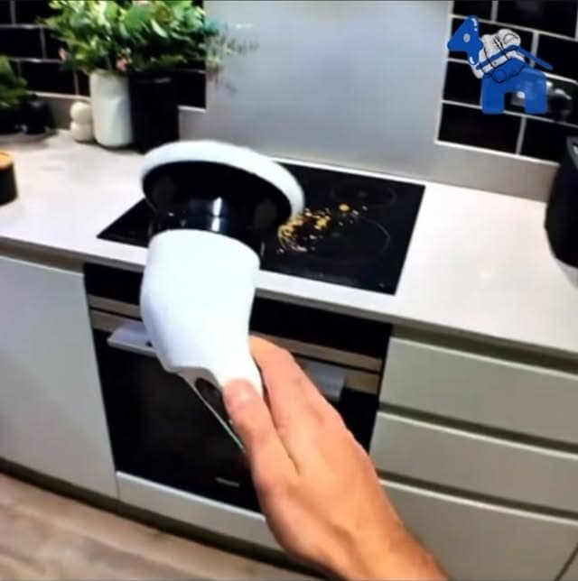 Upgraded Electric Spin Scrubber (9 Brush Heads) — photo 6 of 9